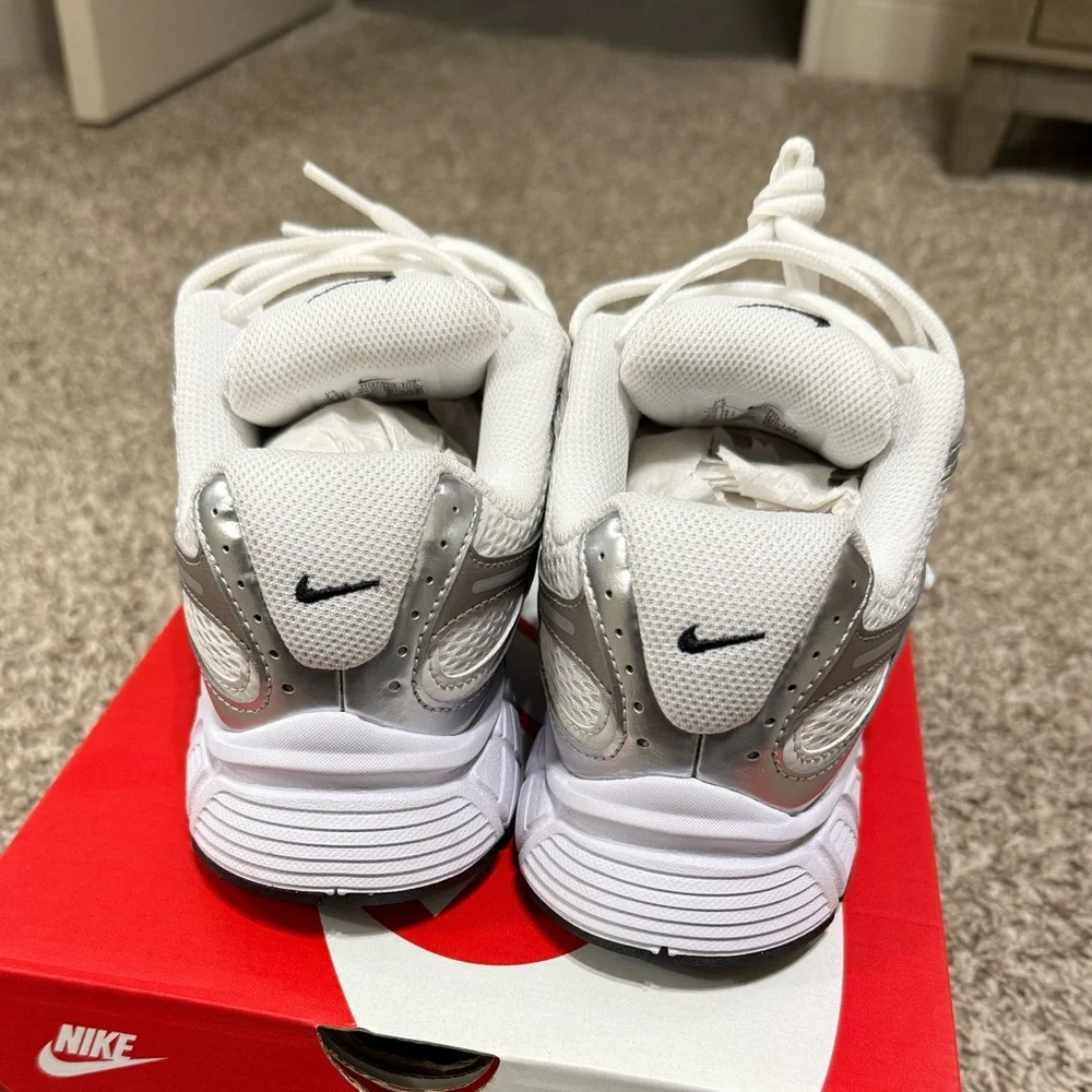 Nike V5 RNR - Picture 4 of 4